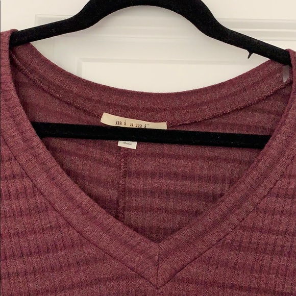 Maroon v-neck long sleeve tunic - Picture 3 of 4